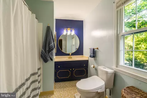 Bath - 13402 Carrageen Dr, Manassas, VA 20112 photo 4 of 6