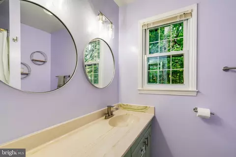 Bath - 13402 Carrageen Dr, Manassas, VA 20112 photo 3 of 6