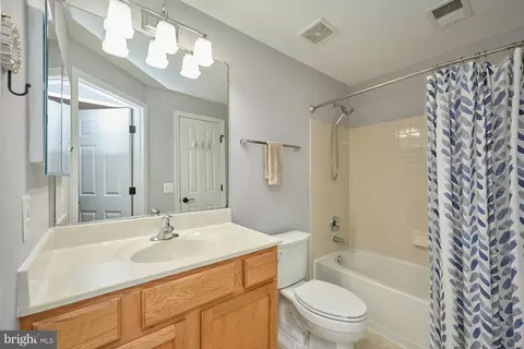 Bath - 3941 Solstice Ln, Dumfries, VA 22025 photo 4 of 4
