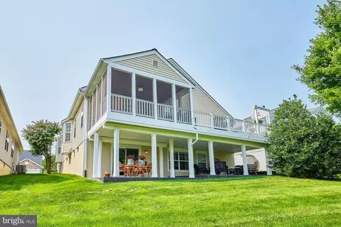 Exterior - 3941 Solstice Ln, Dumfries, VA 22025 photo 9 of 14