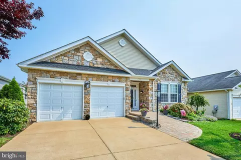 Exterior - 3941 Solstice Ln, Dumfries, VA 22025 photo 2 of 14