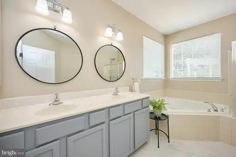 Bath - 3941 Solstice Ln, Dumfries, VA 22025 photo 1 of 4