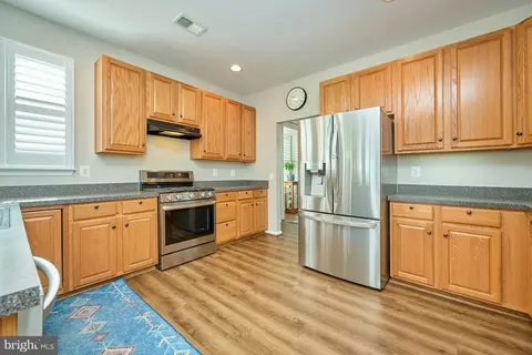 Kitchen - 3941 Solstice Ln, Dumfries, VA 22025 photo 2 of 3