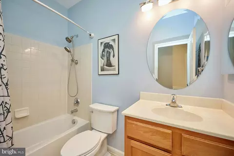 Bath - 3941 Solstice Ln, Dumfries, VA 22025 photo 3 of 4