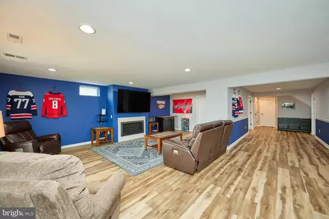 Entry Way - 3941 Solstice Ln, Dumfries, VA 22025 photo 5 of 5