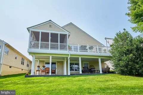 Exterior - 3941 Solstice Ln, Dumfries, VA 22025 photo 10 of 14