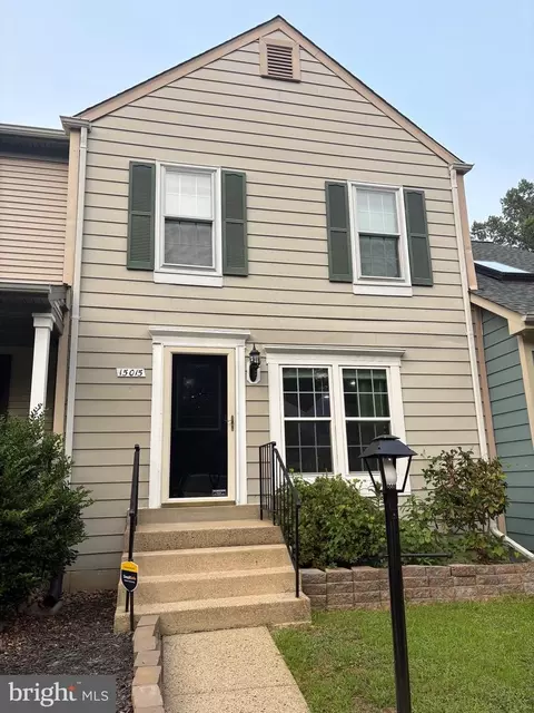 15015 Bridgeport Dr, Dumfries, VA 22025