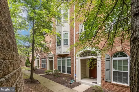 2714 Sheffield Hill Way, Woodbridge, VA 22191