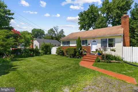 13803 Knowles St, Woodbridge, VA 22191