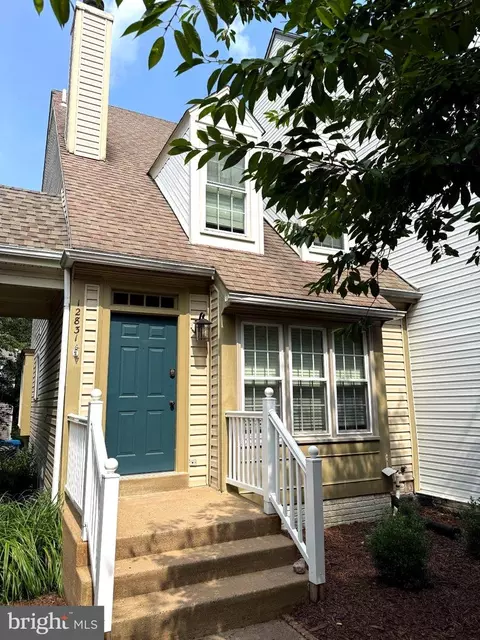 12831 Mill Brook Ct, Woodbridge, VA 22192