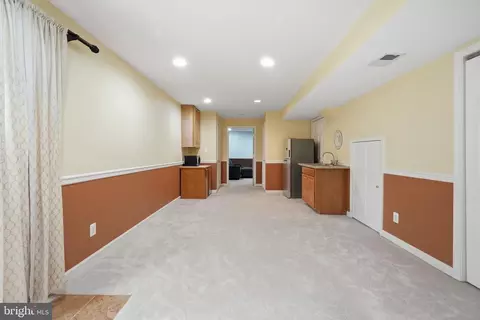 Entry Way - 8159 Tenbrook Dr, Gainesville, VA 20155 photo 4 of 5