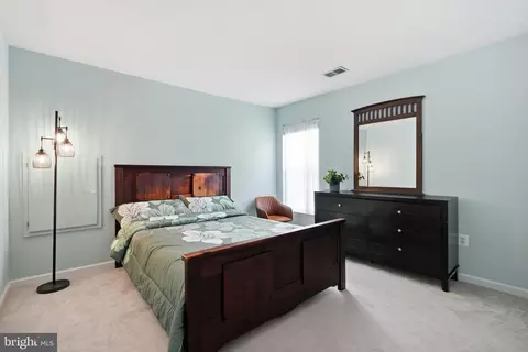 Bedroom - 8159 Tenbrook Dr, Gainesville, VA 20155 photo 7 of 8