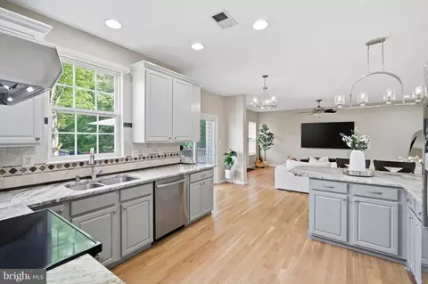 Kitchen - 8159 Tenbrook Dr, Gainesville, VA 20155 photo 1 of 7