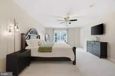 Bedroom - 8159 Tenbrook Dr, Gainesville, VA 20155 photo 3 of 8