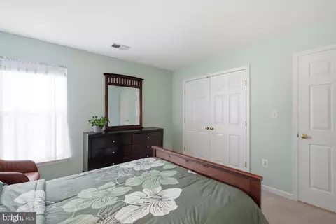 Bedroom - 8159 Tenbrook Dr, Gainesville, VA 20155 photo 8 of 8