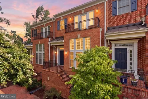 728 Vestal St, Woodbridge, VA 22191