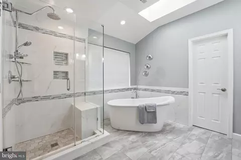 Bath - 13536 Wembley Loop, Bristow, VA 20136 photo 3 of 9