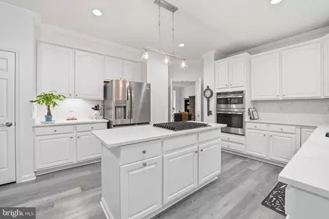 Kitchen - 13536 Wembley Loop, Bristow, VA 20136 photo 4 of 7