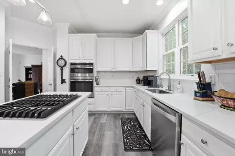 Kitchen - 13536 Wembley Loop, Bristow, VA 20136 photo 3 of 7