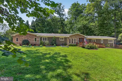 6273 Occoquan Forest Dr, Manassas, VA 20112