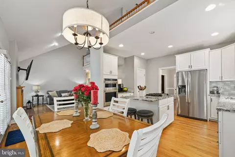 Dining - 8050 Amsterdam Ct, Gainesville, VA 20155 photo 4 of 4
