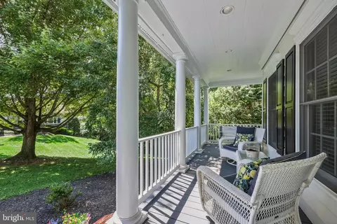 Exterior - 8050 Amsterdam Ct, Gainesville, VA 20155 photo 4 of 15