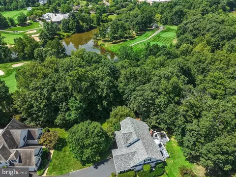 View/Area - 8050 Amsterdam Ct, Gainesville, VA 20155 photo 2 of 9