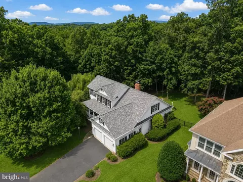 View/Area - 8050 Amsterdam Ct, Gainesville, VA 20155 photo 1 of 9