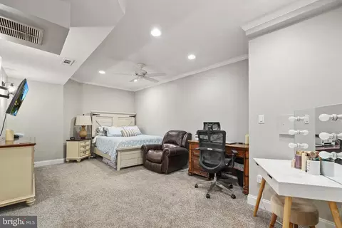 Bedroom - 8050 Amsterdam Ct, Gainesville, VA 20155 photo 8 of 9