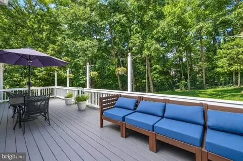 Exterior - 8050 Amsterdam Ct, Gainesville, VA 20155 photo 6 of 15