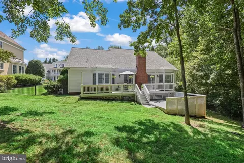 Exterior - 8050 Amsterdam Ct, Gainesville, VA 20155 photo 9 of 15