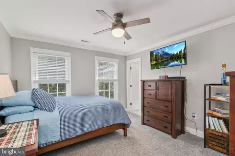 Bedroom - 8050 Amsterdam Ct, Gainesville, VA 20155 photo 7 of 9