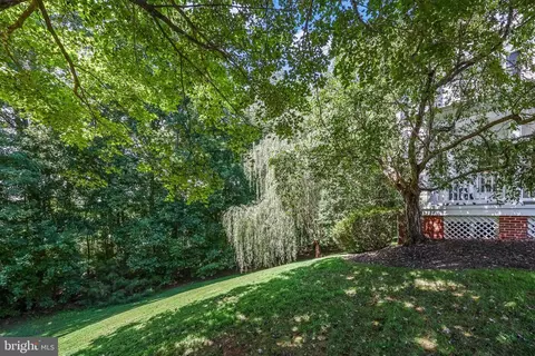 Exterior - 8050 Amsterdam Ct, Gainesville, VA 20155 photo 14 of 15
