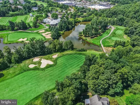 View/Area - 8050 Amsterdam Ct, Gainesville, VA 20155 photo 8 of 9