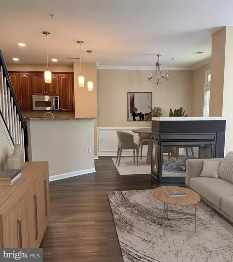 Living - 6765 Hampton Bay Ln, Gainesville, VA 20155 photo 2 of 2