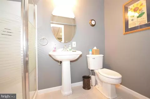 Bath - 11074 Wainwright Pl, Manassas, VA 20109 photo 3 of 4