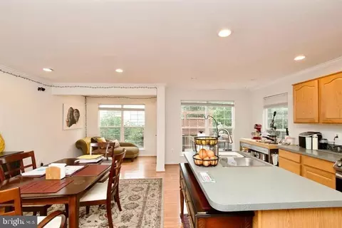 Kitchen - 11074 Wainwright Pl, Manassas, VA 20109 photo 5 of 8