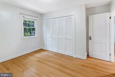 Bedroom - 18355 Sharon Rd, Triangle, VA 22172 photo 2 of 4