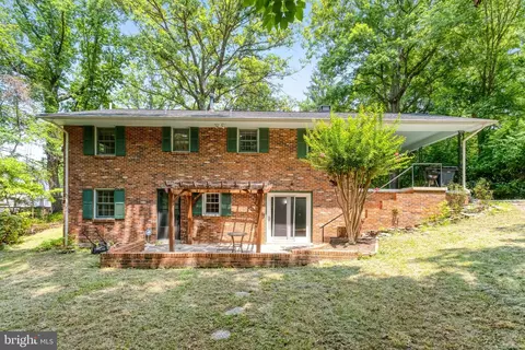 Exterior - 18355 Sharon Rd, Triangle, VA 22172 photo 5 of 6