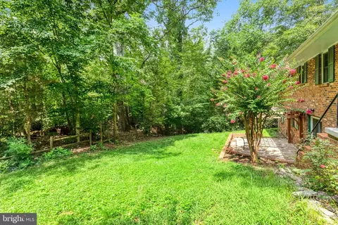 Exterior - 18355 Sharon Rd, Triangle, VA 22172 photo 5 of 7