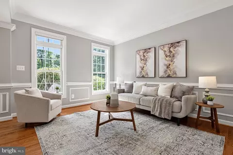 Living - 7040 Hoadly Rd, Manassas, VA 20112 photo 2 of 8