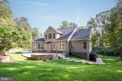 Exterior - 7040 Hoadly Rd, Manassas, VA 20112 photo 10 of 27