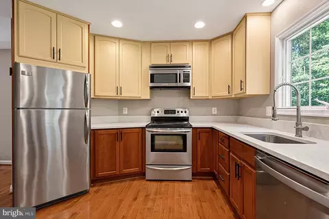 Kitchen - 7040 Hoadly Rd, Manassas, VA 20112 photo 10 of 11