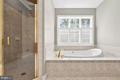 Bath - 7040 Hoadly Rd, Manassas, VA 20112 photo 4 of 11