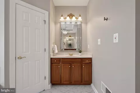 Entry Way - 7040 Hoadly Rd, Manassas, VA 20112 photo 10 of 24