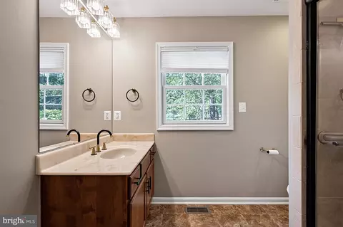 Bath - 7040 Hoadly Rd, Manassas, VA 20112 photo 10 of 11