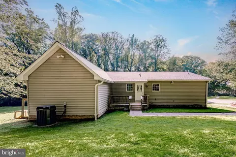 Exterior - 7040 Hoadly Rd, Manassas, VA 20112 photo 22 of 27