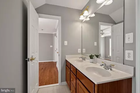 Bath - 7040 Hoadly Rd, Manassas, VA 20112 photo 7 of 11