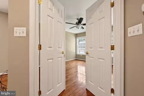 Entry Way - 7040 Hoadly Rd, Manassas, VA 20112 photo 20 of 24