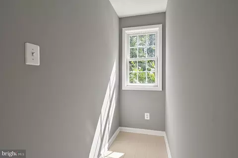Entry Way - 7040 Hoadly Rd, Manassas, VA 20112 photo 18 of 24